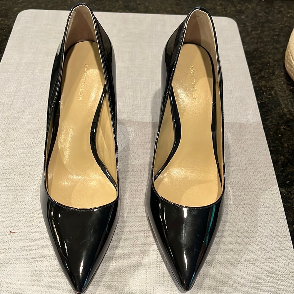 Ann Taylor black patent heels